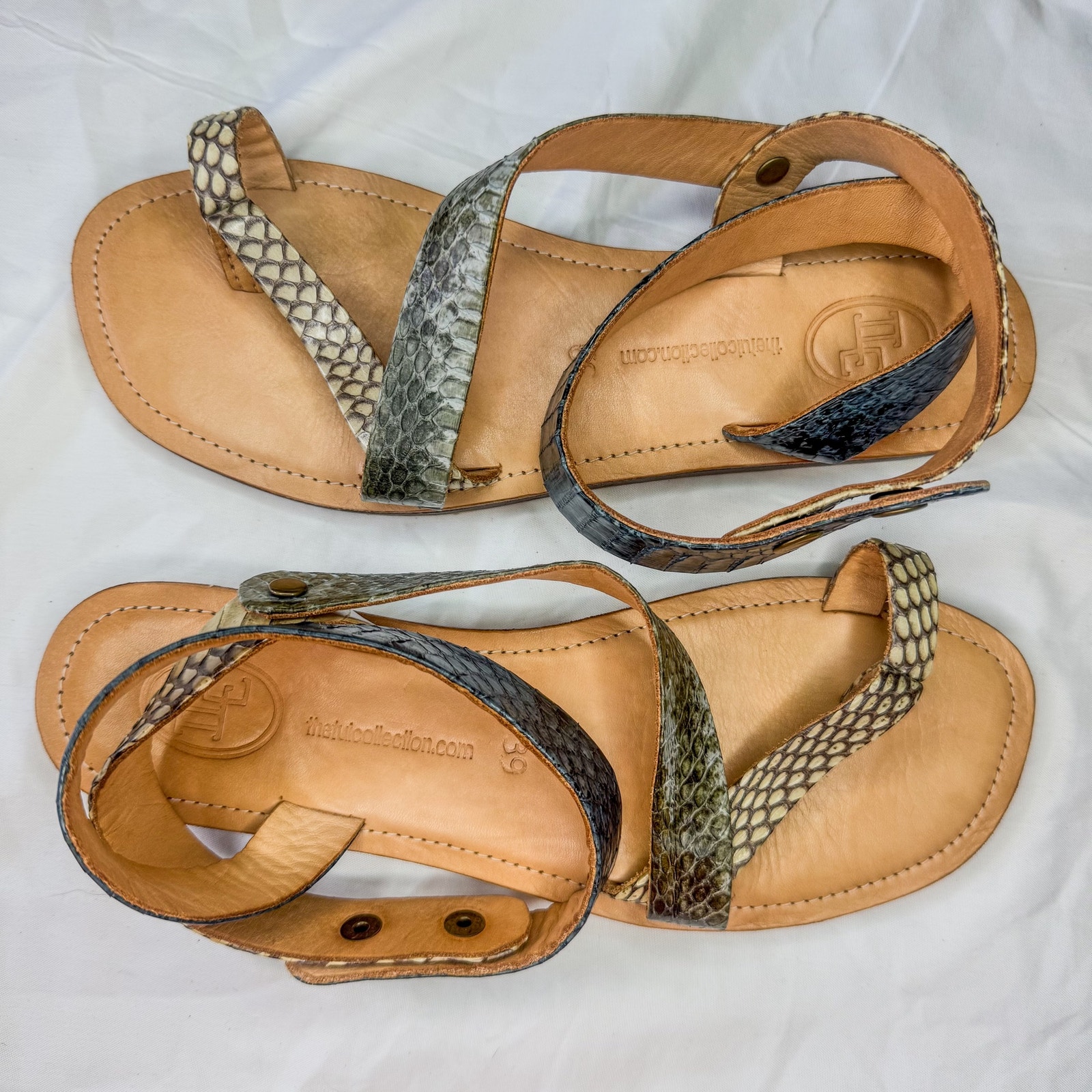 The Tutu Collection Metallic Snake Print Leather Toe Loop Gladiator Sandals 39